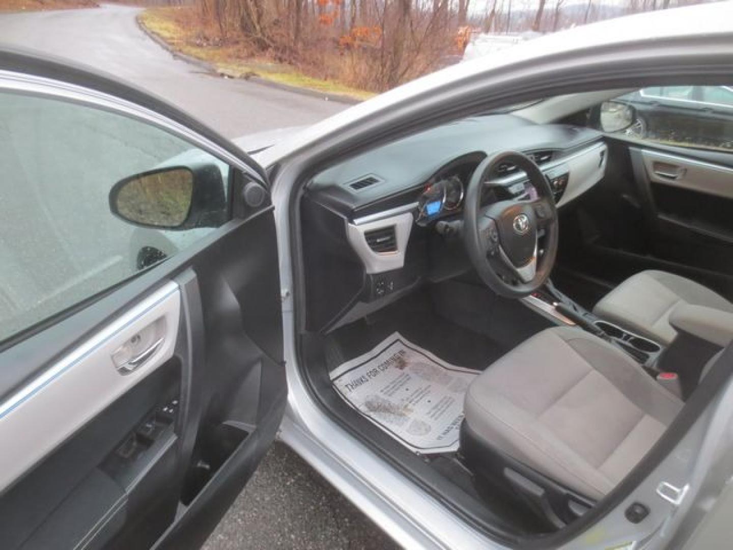 2014 Silver /Gray Toyota Corolla (2T1BURHE8EC) with an 1.8L 4cyl engine, Automatic transmission, located at 270 US Route 6, Mahopac, NY, 10541, (845) 621-0895, 41.349022, -73.755280 - Photo#6